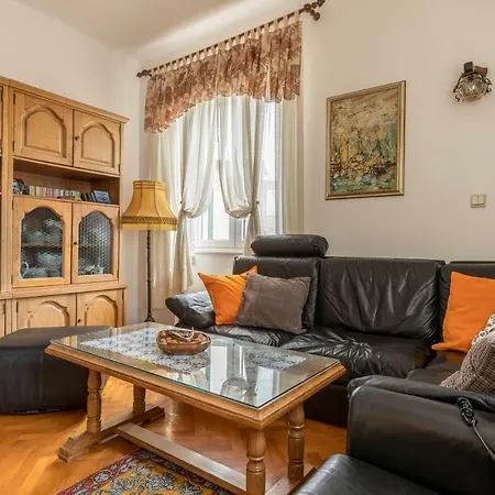 Apartment Kapo